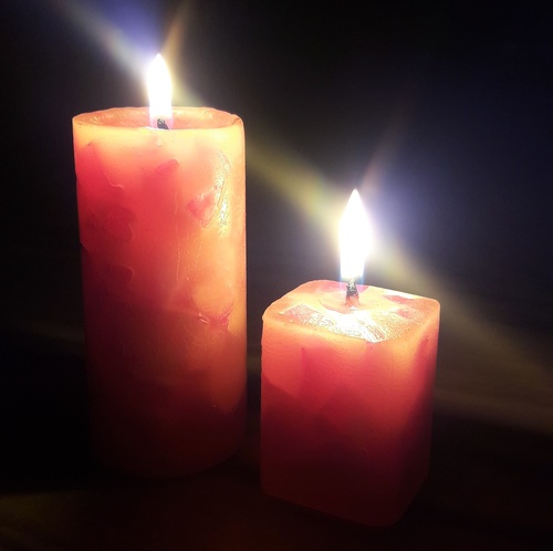 सुगंधित पिलर मोमबत्तियाँ