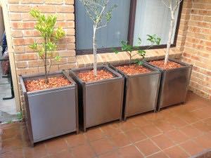 Ss विंडो प्लांटर बॉक्स