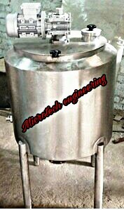 ब्लेंडिंग टैंक्स