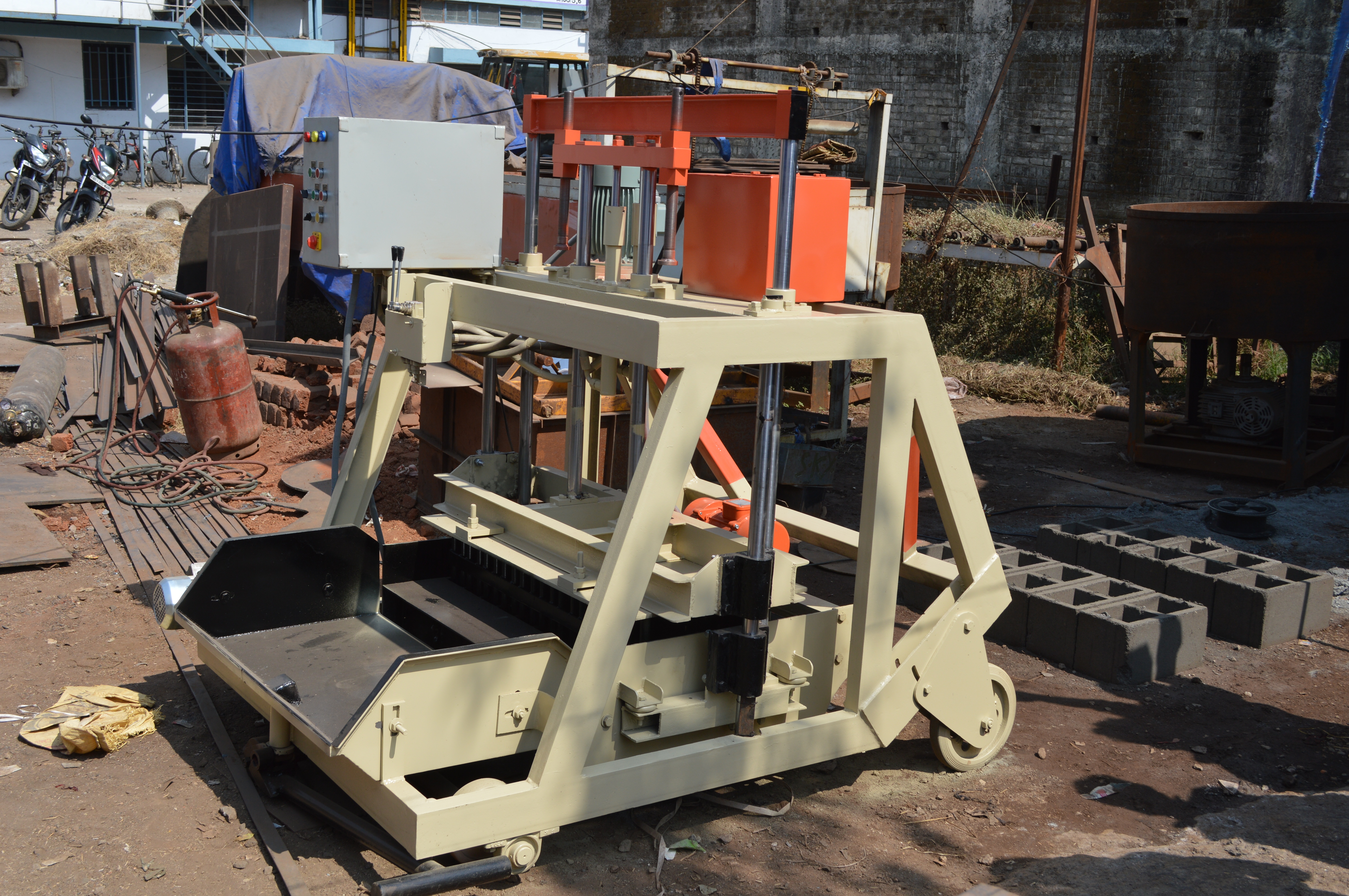 Egglaying Type Concrete Block Making Machine