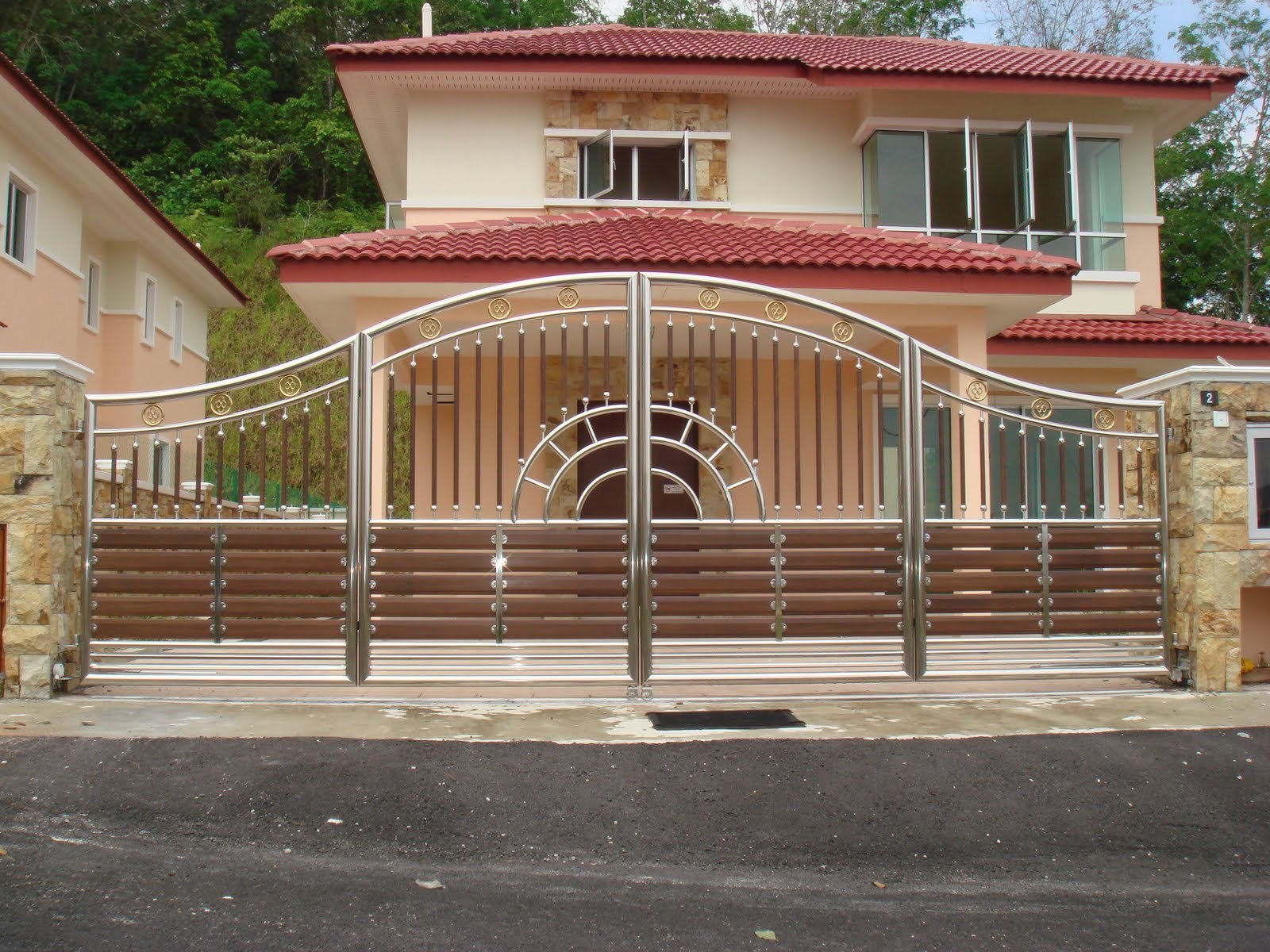 Ss Gates & Grills