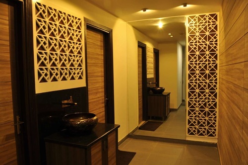 लकड़ी की जाली कटाई