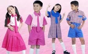 स्कूल यूनिफॉर्म्स