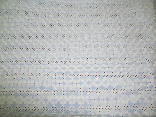 कढ़ाई के कपड़े