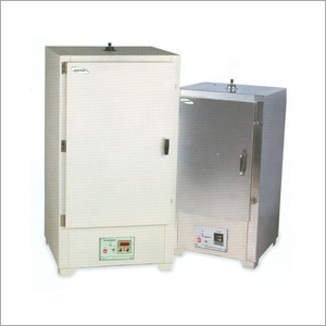 लैब इंक्यूबेटर्स