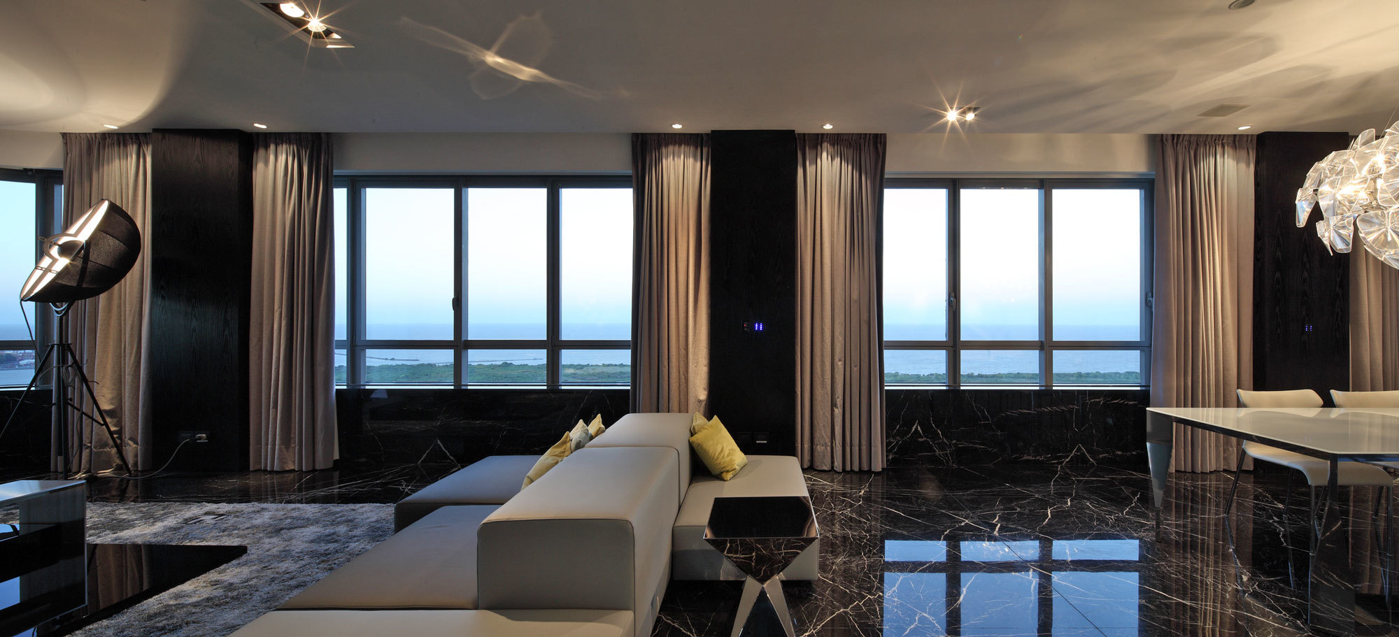 High Gloss Glaze Compound - Application: Ceramic