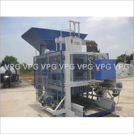 Mobile Concrete Block Making Machine Capacity: 14 Kg/Hr