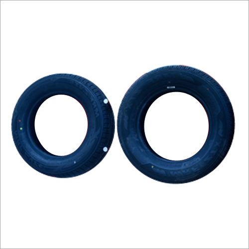 ट्यूबलेस रबर टायर