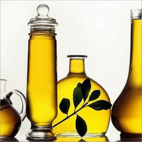 Bay Leaf Essential Oil - Herbal Extract | 98% Purity, Dark Yellow To Brown Liquid, 2 Years Shelf Life, Effective For Hair And Scalp Care
