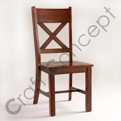 लकड़ी की कुर्सी