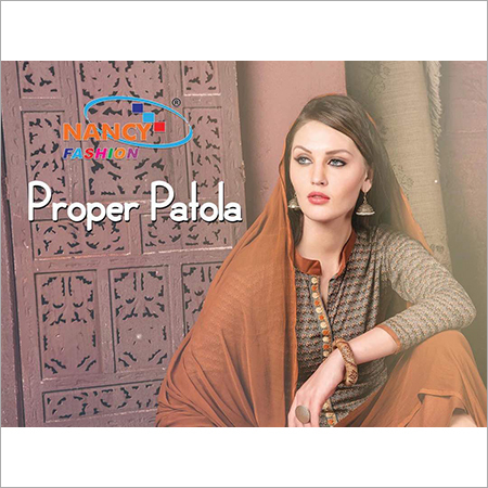 महिलाओं के सूट