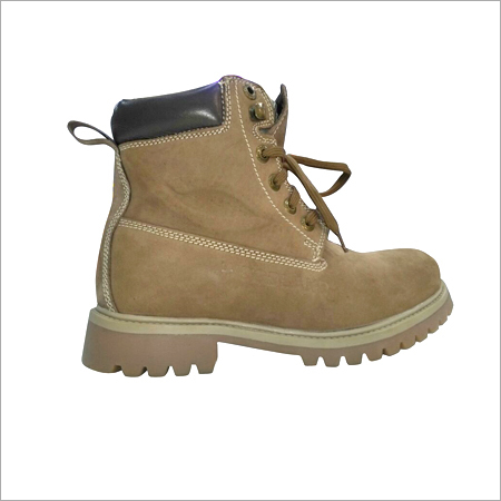 पुरुषों के लंबे बूट जूते