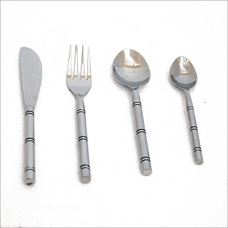 डिज़ाइनर कटलरी सेट