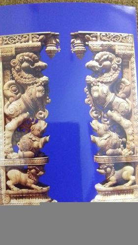 याली लकड़ी की मूर्ति