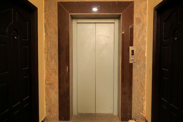 Center Open Elevator