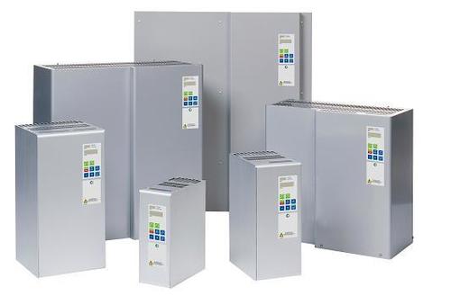 सॉफ्ट स्टार्टर्स का इस्तेमाल मोटर को धीरे-धीरे चालू करने के लिए किया जाता है, जिससे स्टार्टिंग करंट को कम किया जा सके और मोटर की उम्र बढ़ाई जा सके।