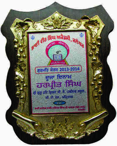 फोक आर्ट वुडन मेमेंटोस