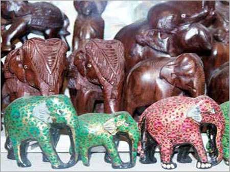 लकड़ी के हस्तशिल्प सामान