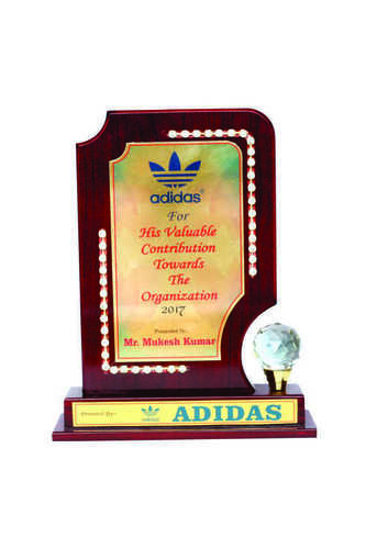 प्रतिस्पर्धी लकड़ी की ट्रॉफी