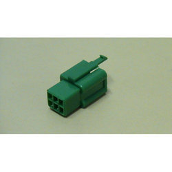 ग्रीन सिक्स पोल 2.8 मेल लॉक कनेक्टर