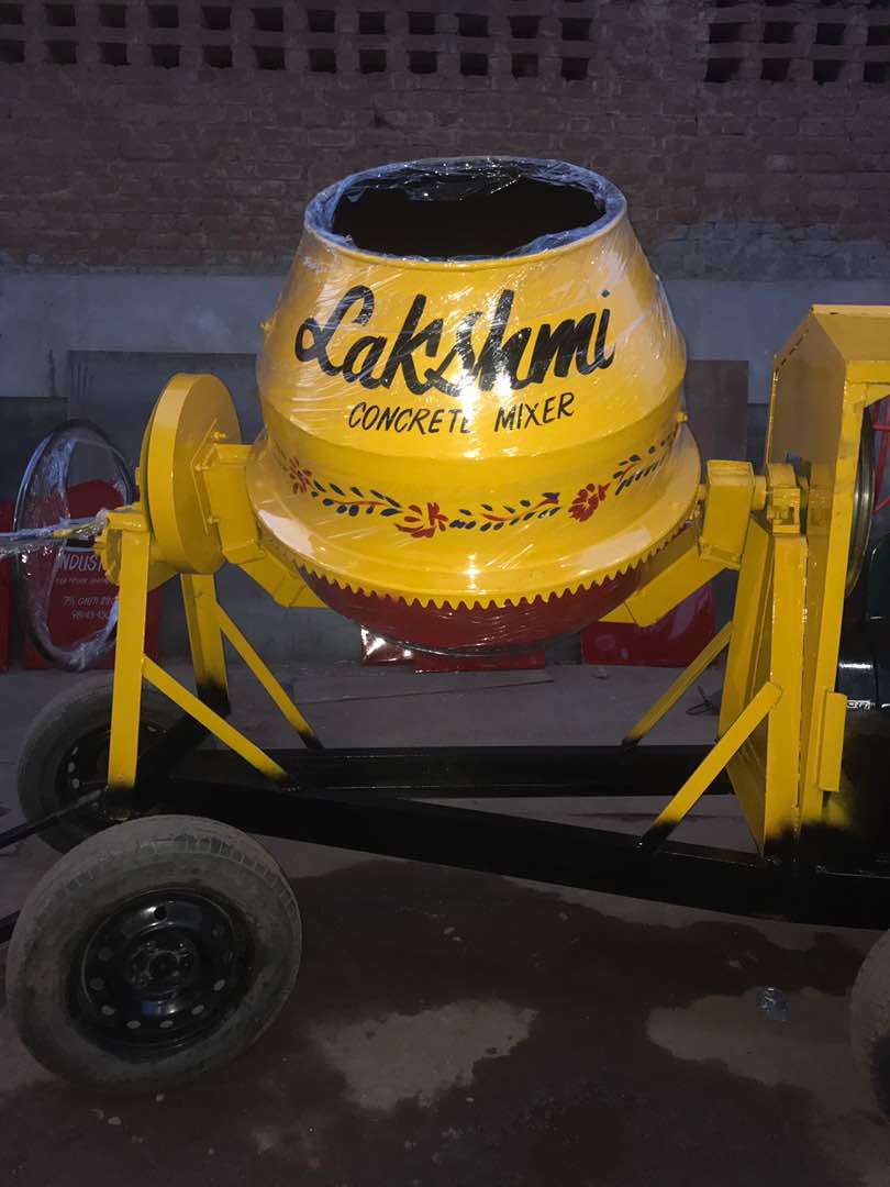 Concrete Mixer With Lift