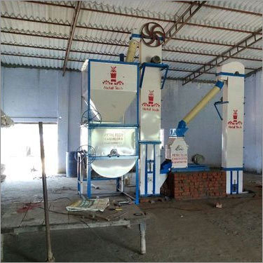 सेमी ऑटोमैटिक पोल्ट्री फीड प्लांट