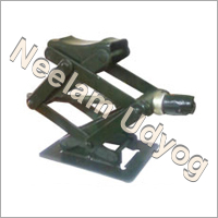 ऑटो और ट्रैक्टर पार्ट्स