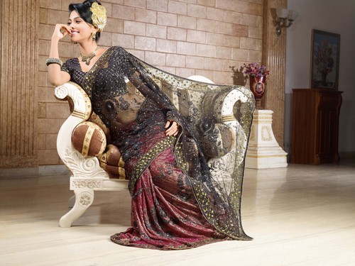 डिज़ाइनर बीडेड जॉर्जेट साड़ी