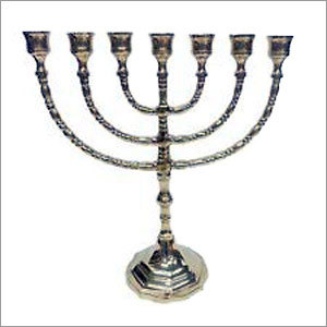 मेटल कैंडल होल्डर