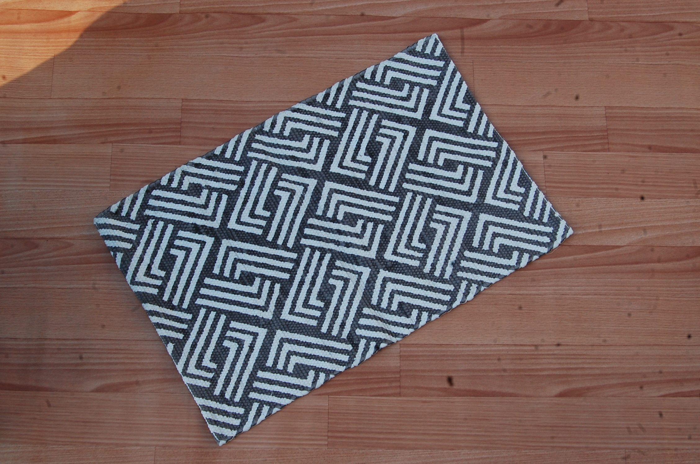 Printed Rugs - Cotton, 27x45 Inches | Hand Woven, Easy To Clean, Attractive Packaging, Water Proof, Anti-slip, Fade Proof, Intricate Printing Patterns, Versatile Use