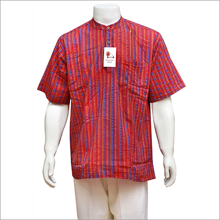 पुरुषों की आधी आस्तीन वाली छोटी सूती कुर्ता