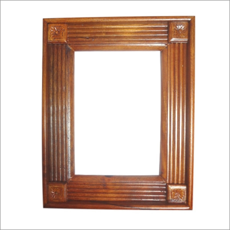 Shiny Wooden Photo Frame Application: Good Looking