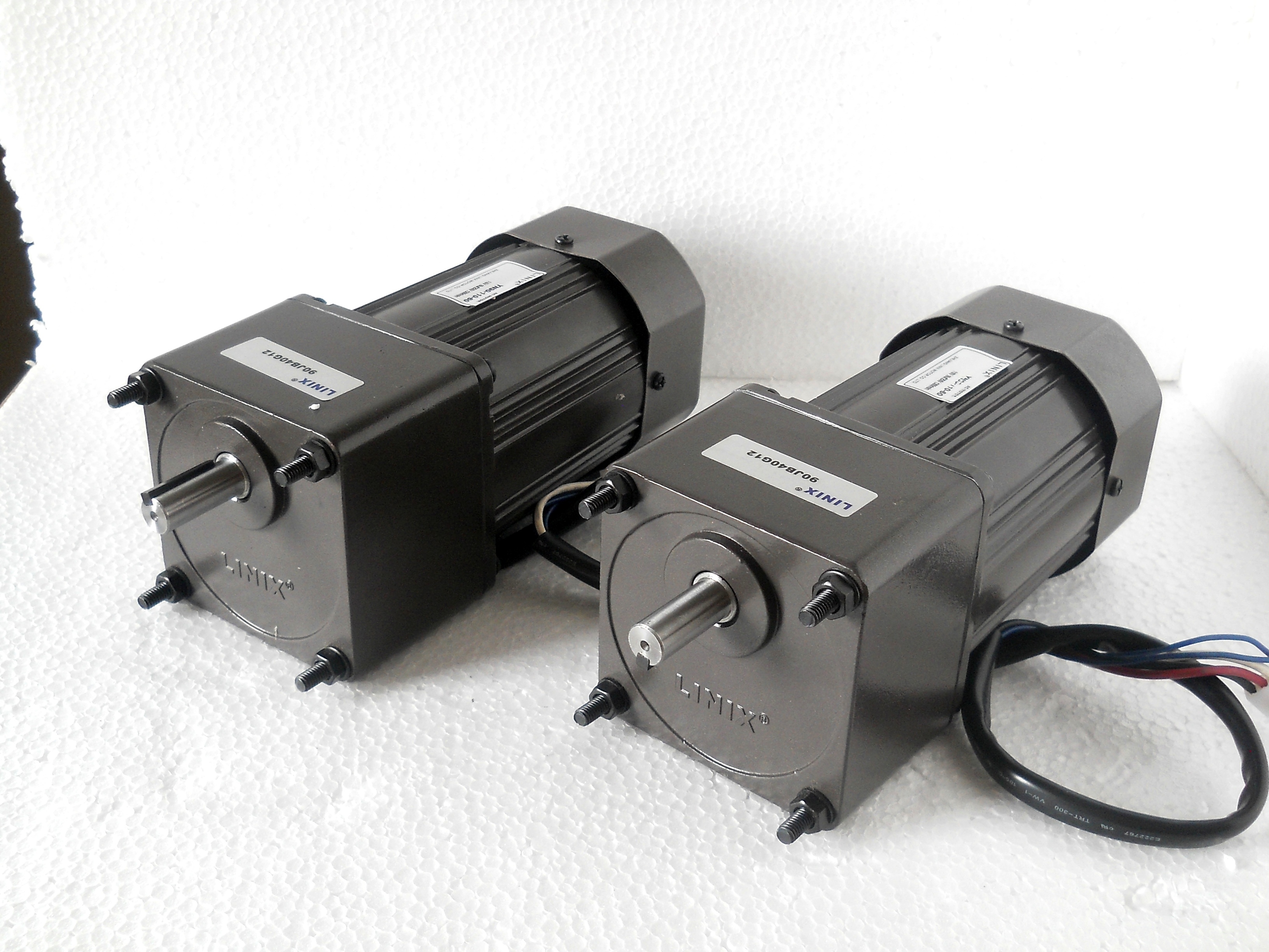 Helical Worm Geared Motor - Dimension (L*w*h): 90x 90 Millimeter (Mm)