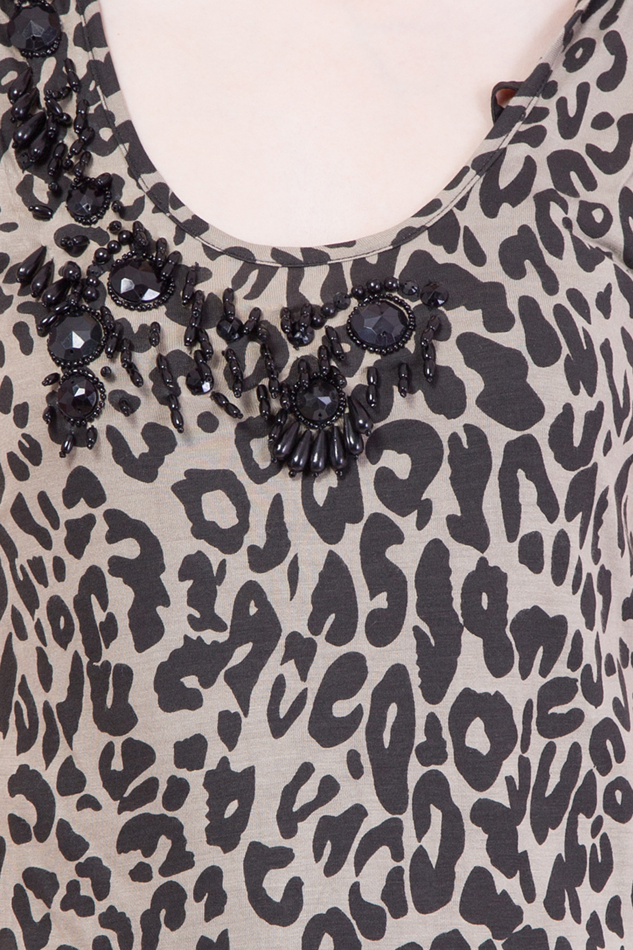 Tops Bust Size: 32 Inch (In)