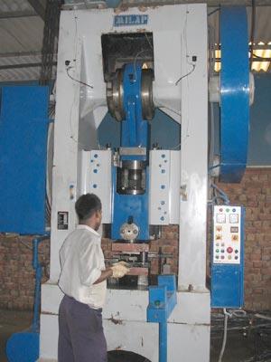 न्यूमैटिक प्रेस 250 टी