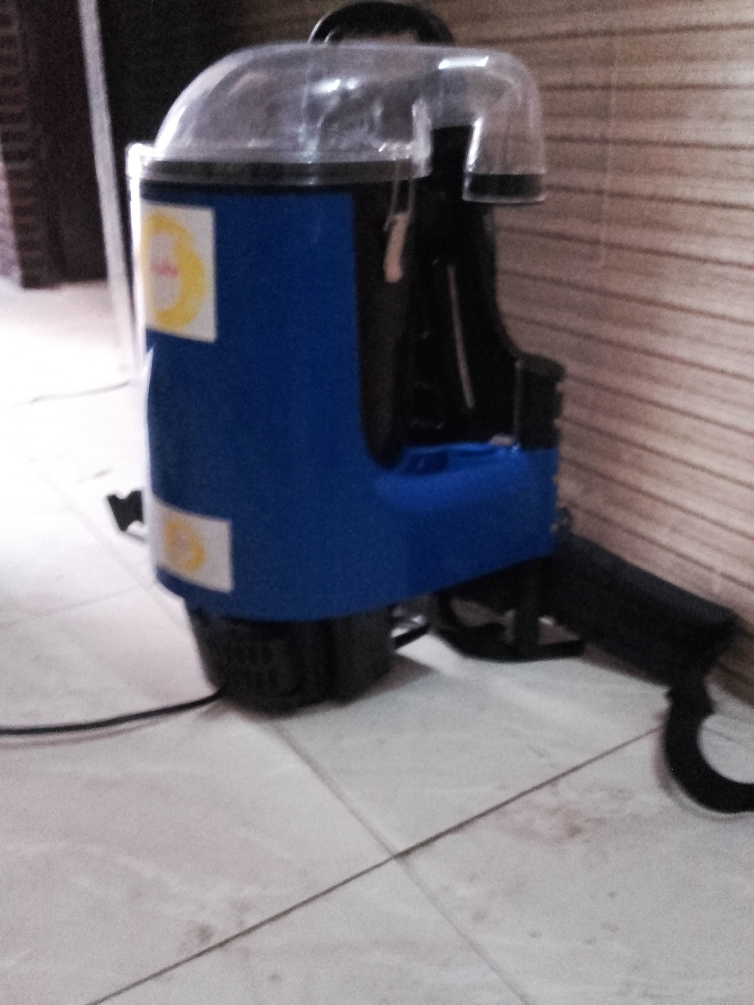 Dry Vacuum Cleaner