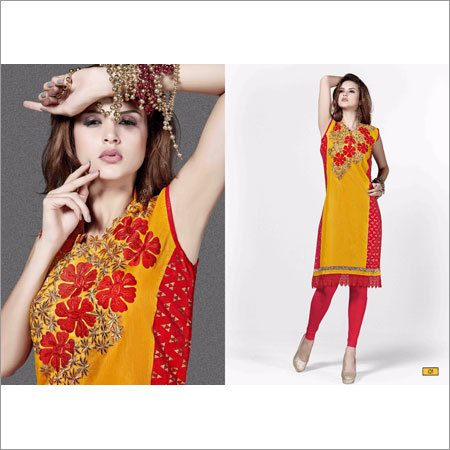 महिलाओं की कढ़ाई की गई डिजाइनर कुर्तियाँ