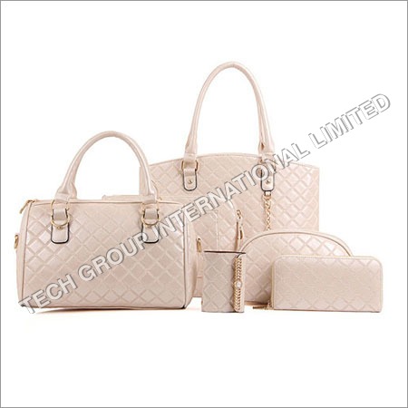 महिलाओं के हैंडबैग का सेट