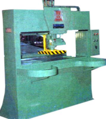 Travelling Head Clicker Machine