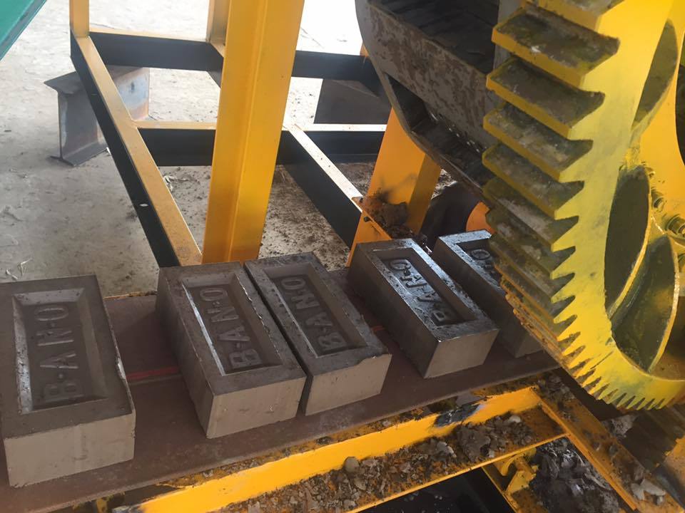 Rotary Logo Brick Making Machine Capacity: 50000pcs