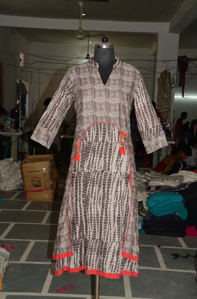 Print Rayon Kurti - Crepe Fabric, Available in Sizes M, L, XL, XXL, Perfect for Casual, Daily Wear, Ethnic, Formal, and Party Occasions