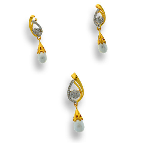 Diamond Pendant Set Diamond Carat Weight: 0.65 Carat