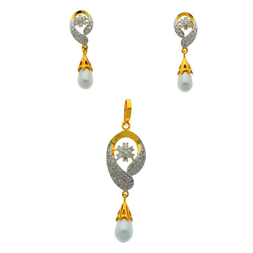 Diamond Pendant Set Diamond Carat Weight: 0.97 Carat