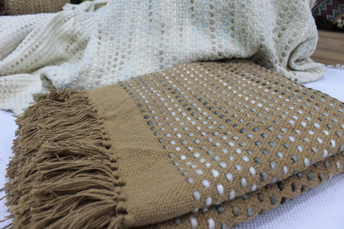 छापी गई सूती थ्रो