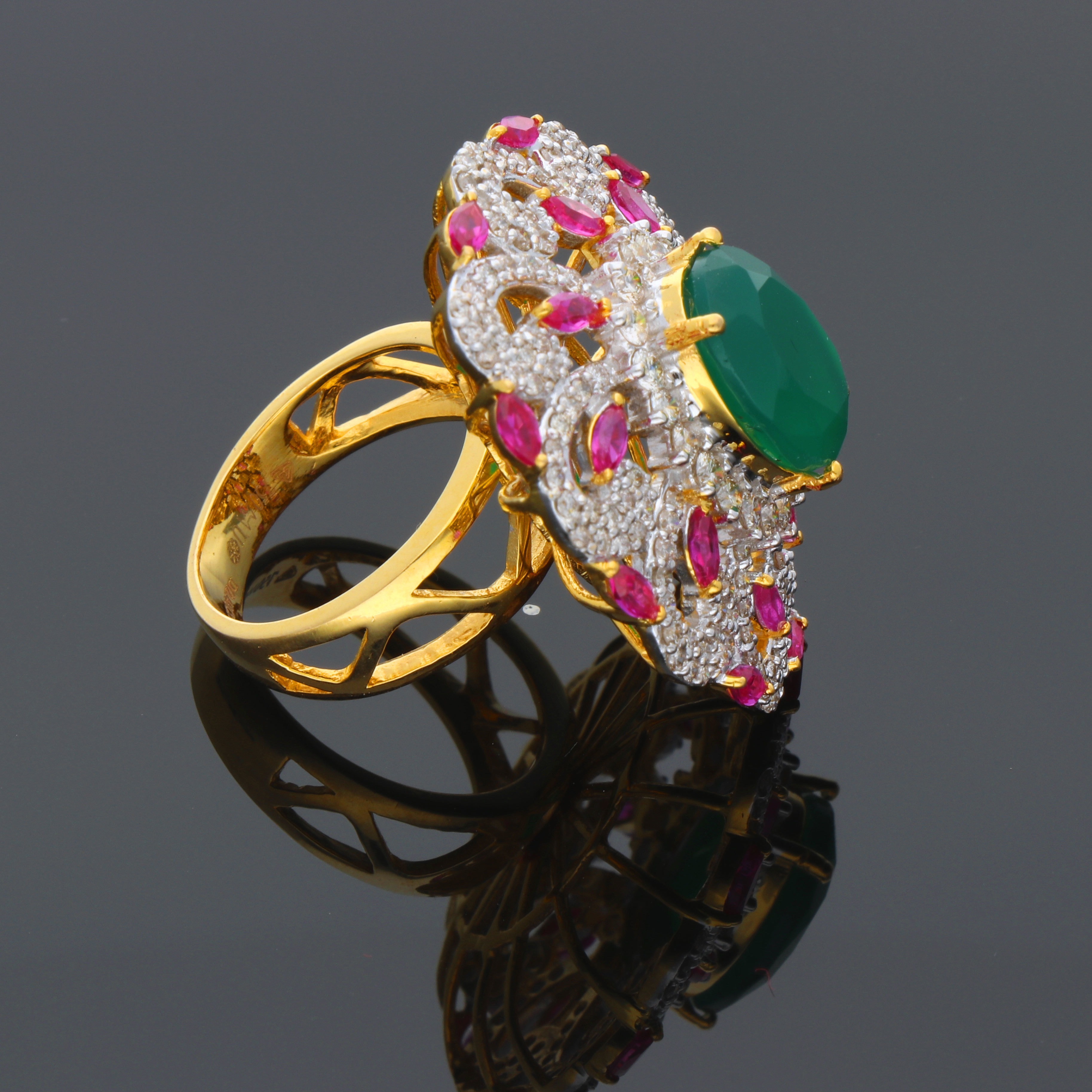 Diamond Cocktail Ring - 2.40 Carat Vs1 Round Brilliant Cut, Natural Diamonds With Excellent Clarity And Craftsmanship