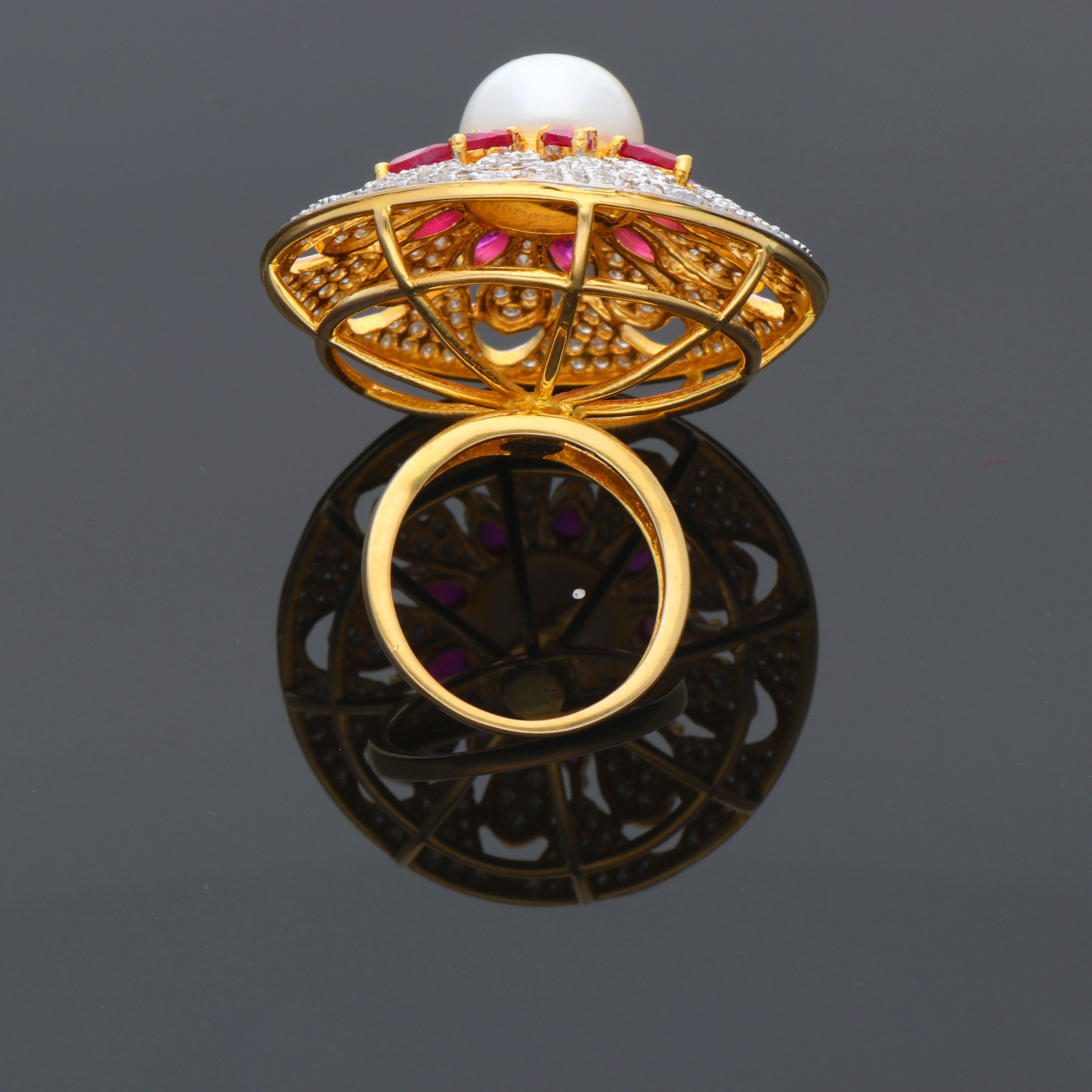 Diamond Cocktail Ring Diamond Carat Weight: 2.56 Carat