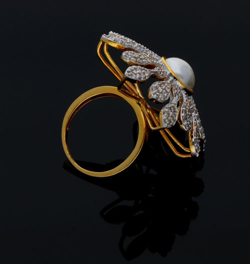Diamond Cocktail Ring Diamond Carat Weight: 1.94 Carat