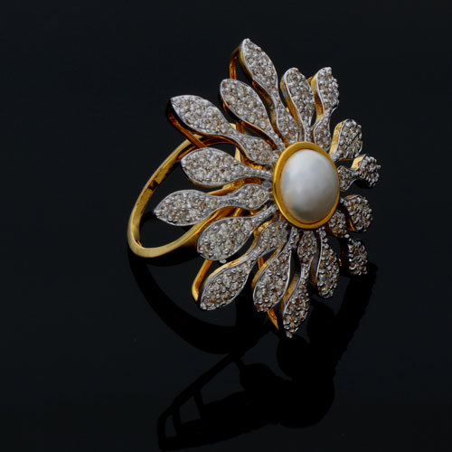 Diamond Cocktail Ring Diamond Carat Weight: 1.94 Carat