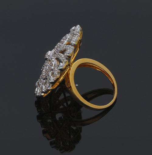 Diamond Cocktail Ring Diamond Carat Weight: 2.56 Carat