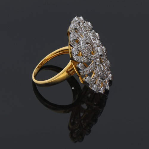 Diamond Cocktail Ring Diamond Carat Weight: 2.56 Carat